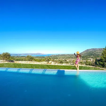 Villa In Vivo - Amazing View -90sqm Heated Pool
